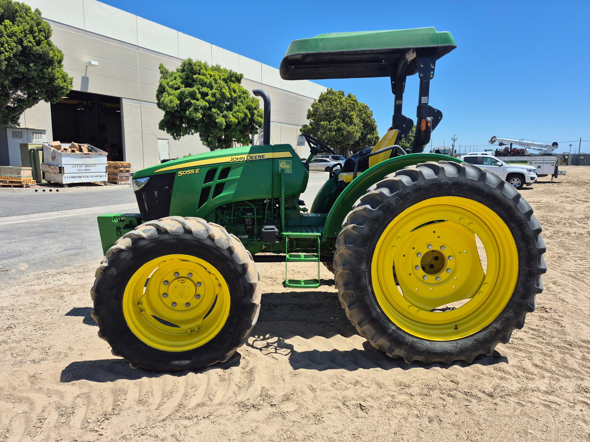 2018 John Deere 5055E Image 3