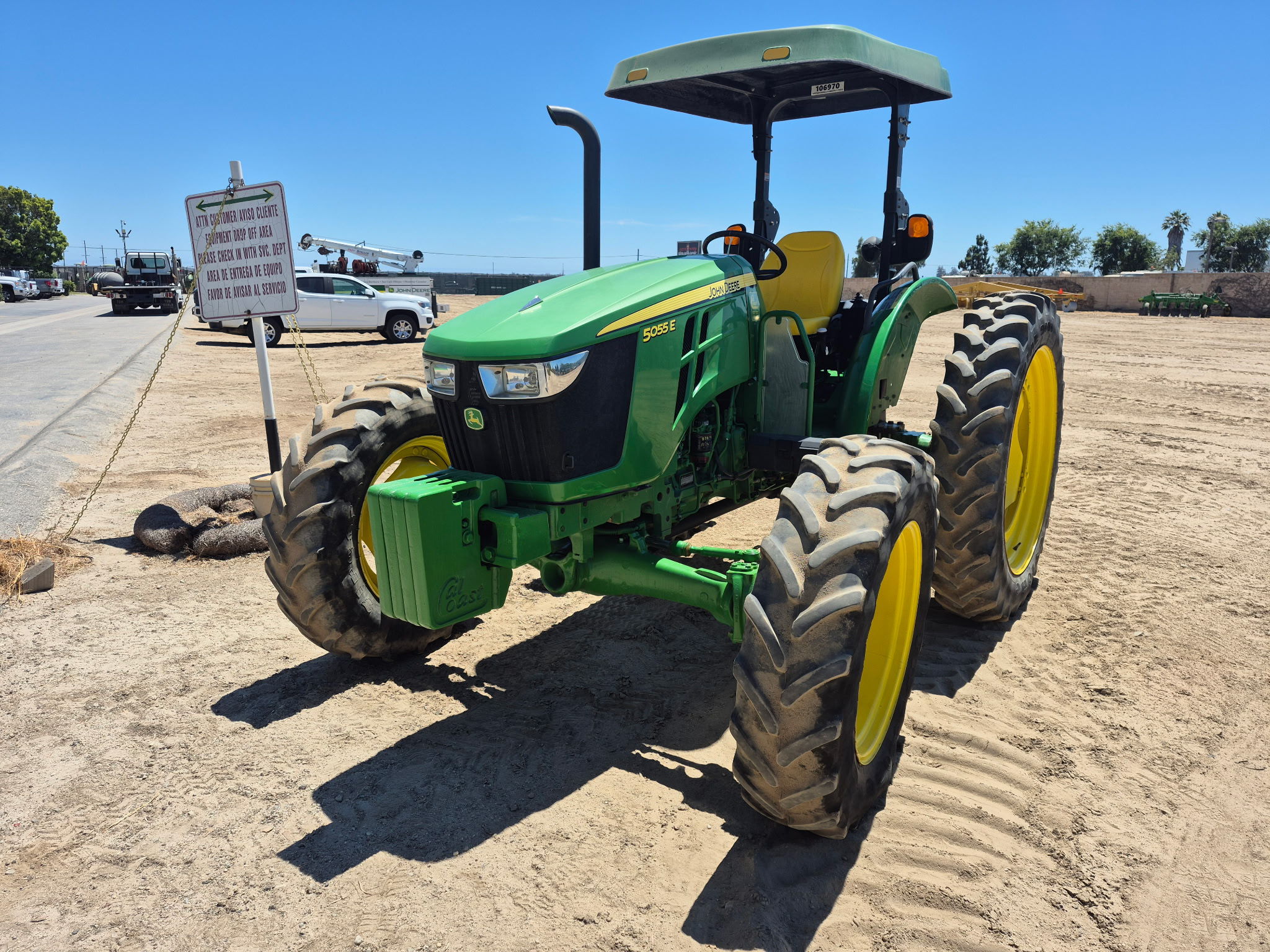 2018 John Deere 5055E Image 2