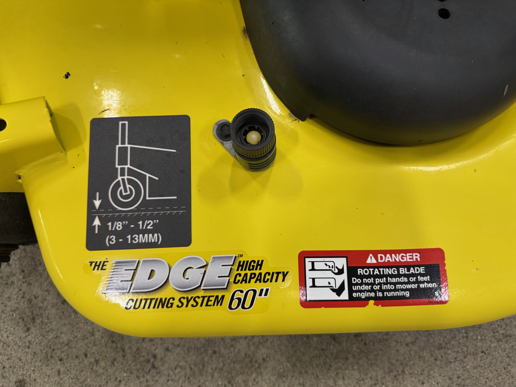 2017 John Deere X730 Image 3