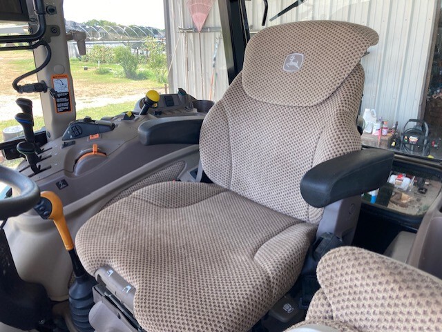 2023 John Deere 5105M Image 9