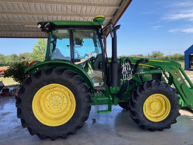 2023 John Deere 5105M Image 4