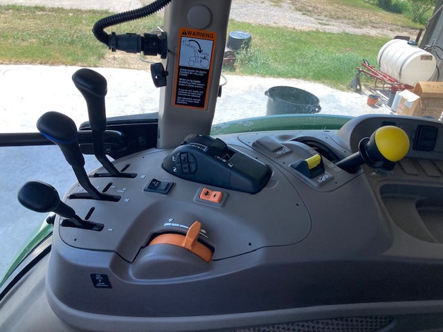 2023 John Deere 5105M Image 12