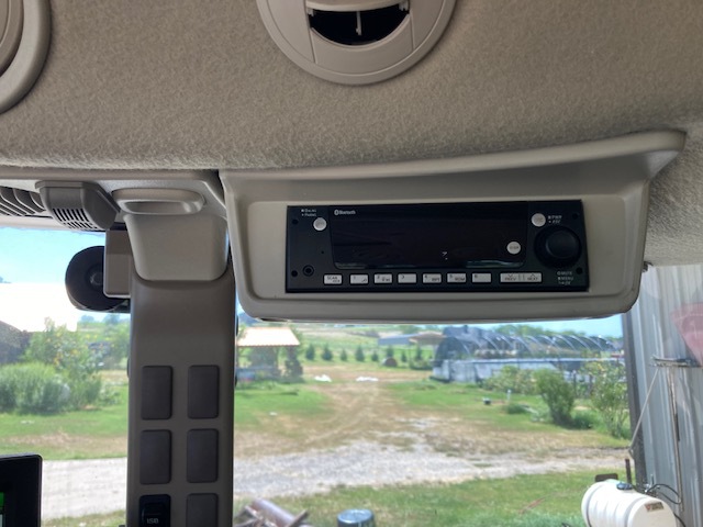 2023 John Deere 5105M Image 17