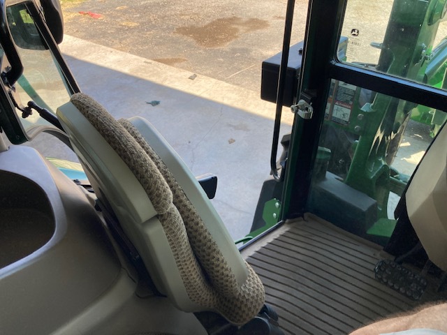 2023 John Deere 5105M Image 11