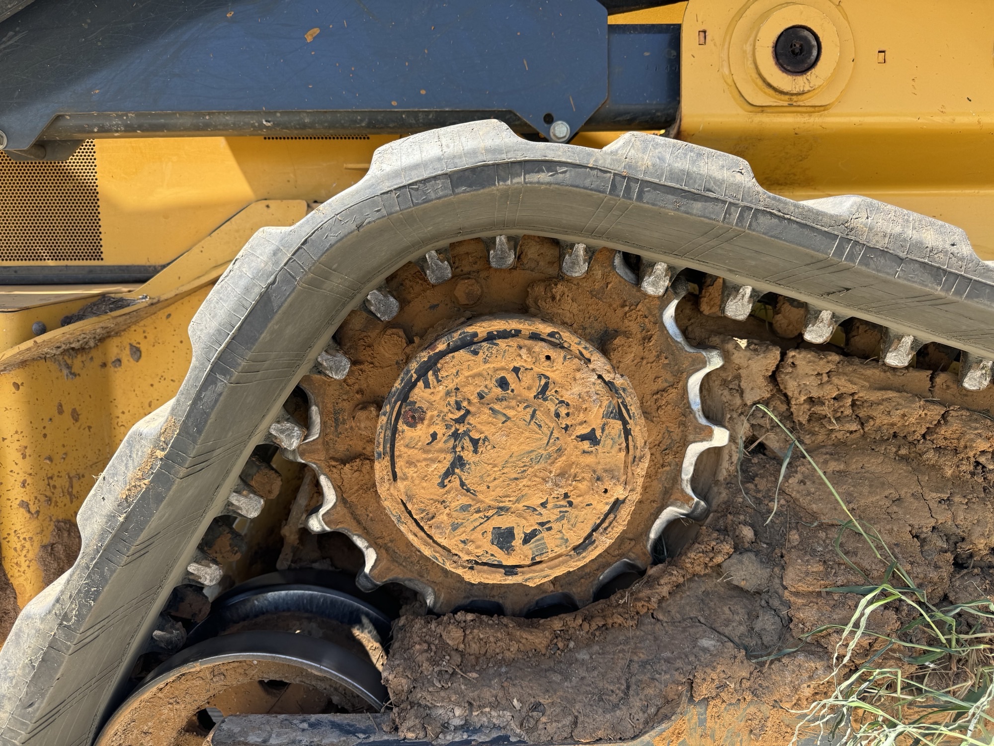 2019 John Deere 333G Image 16