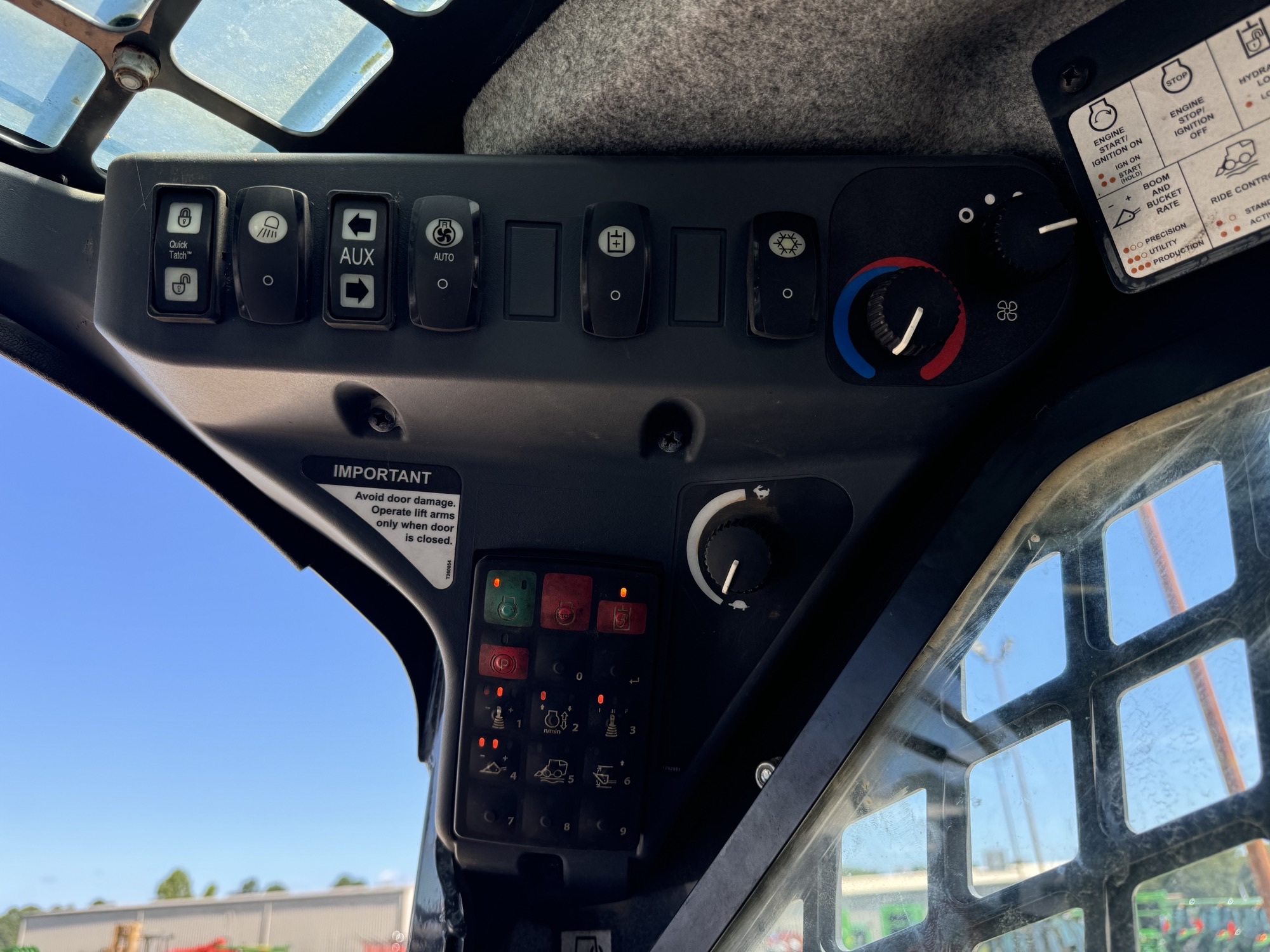 2019 John Deere 333G Image 8