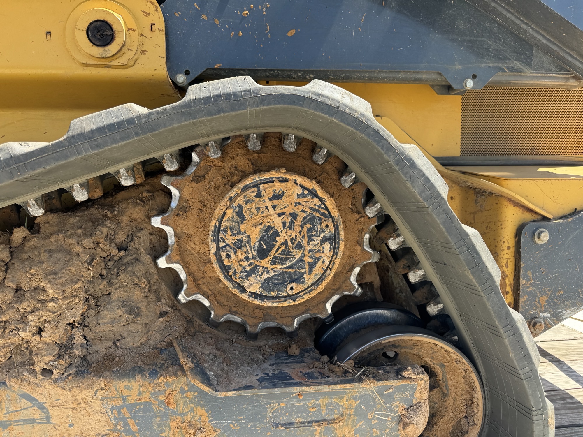 2019 John Deere 333G Image 17