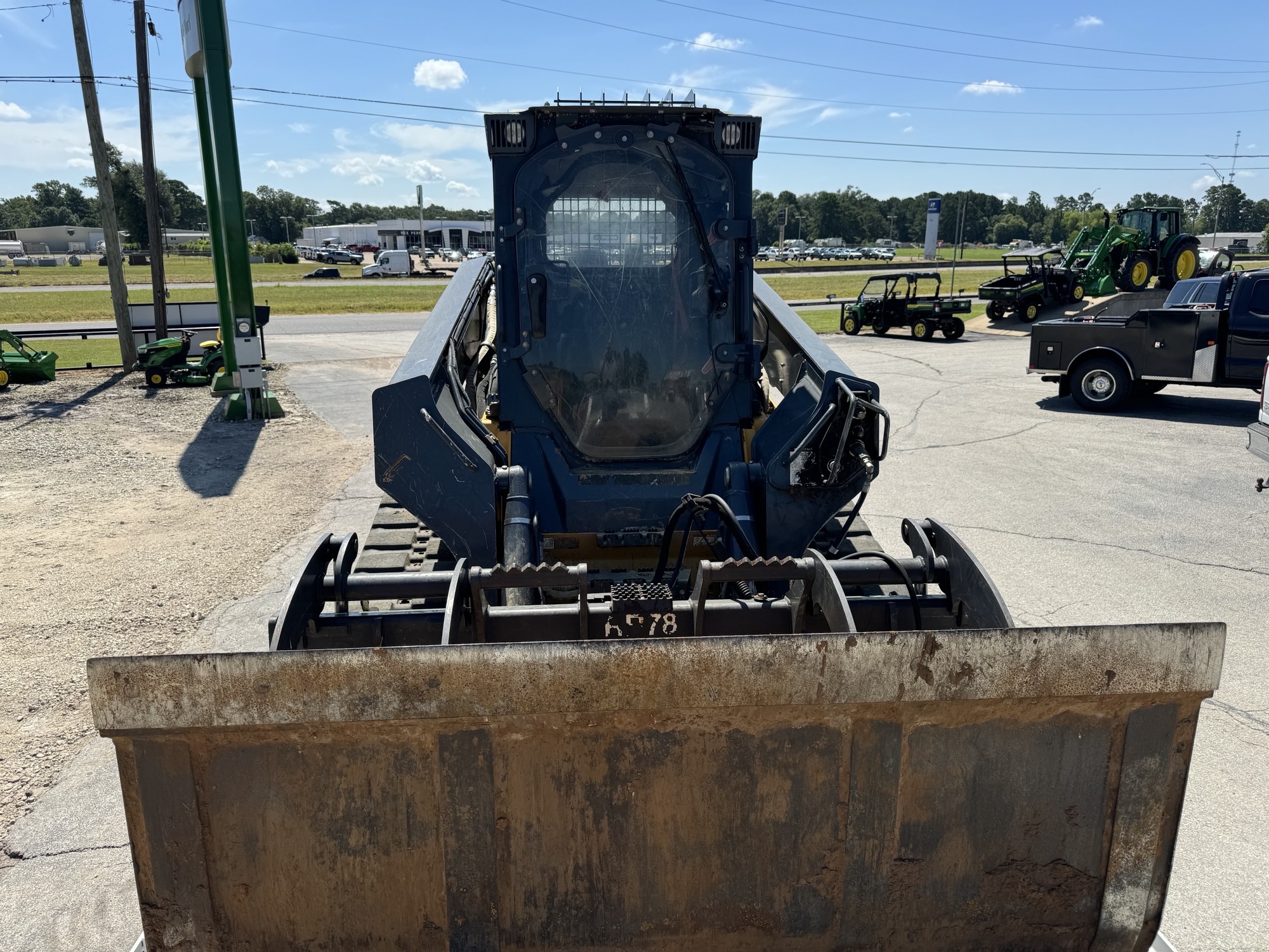 2019 John Deere 333G Image 3