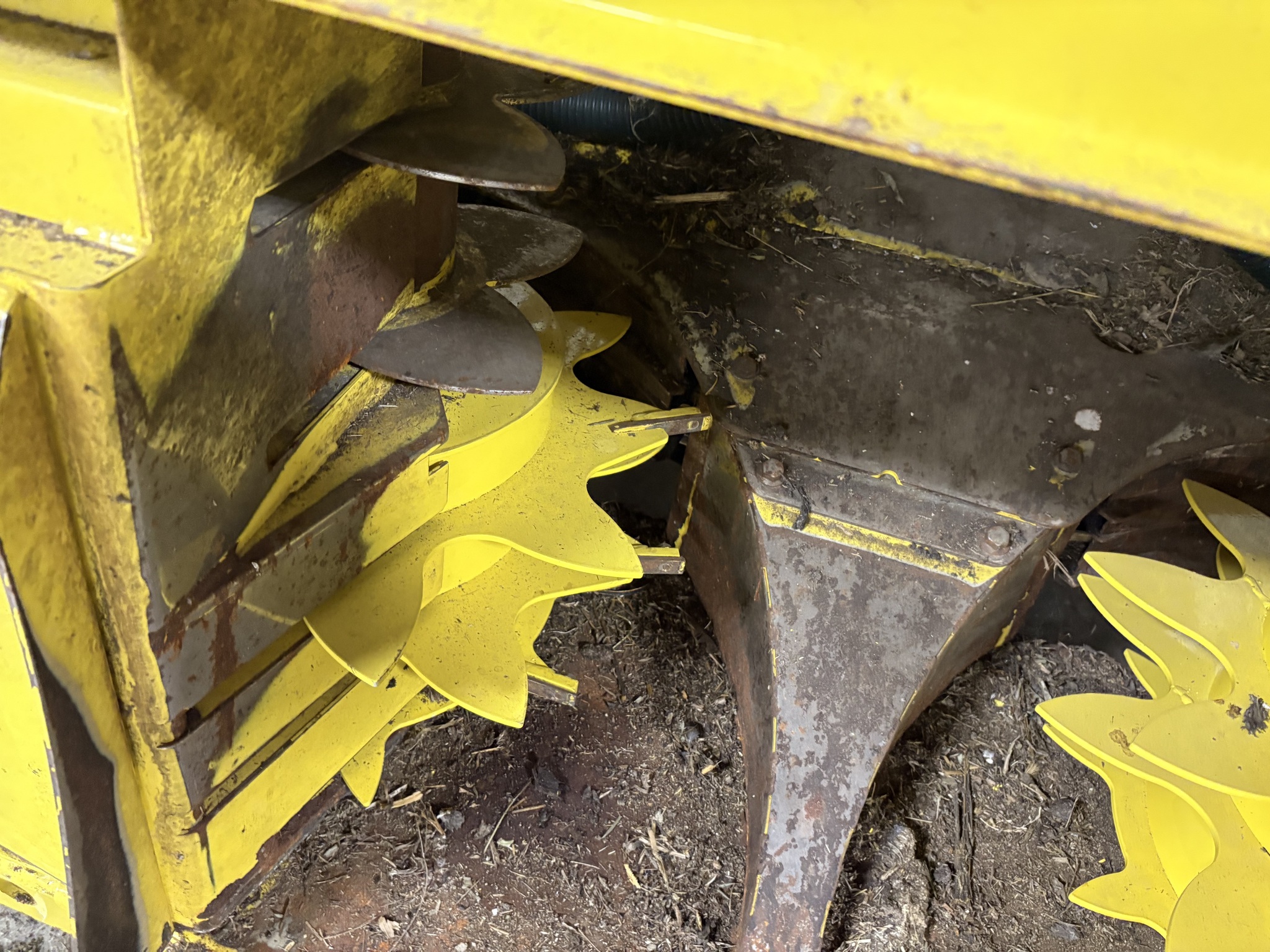 2023 John Deere 772 Image 3