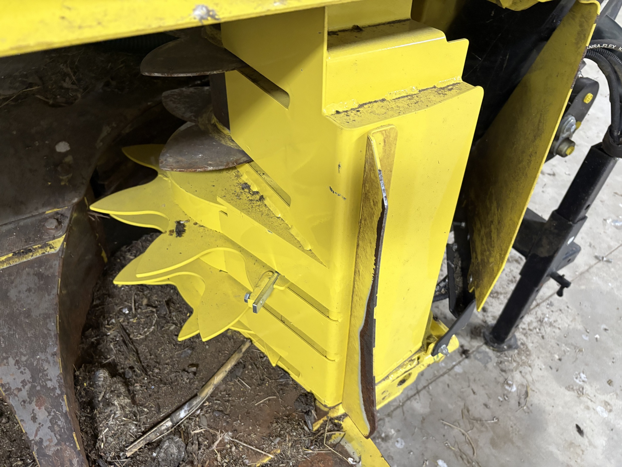 2023 John Deere 772 Image 4