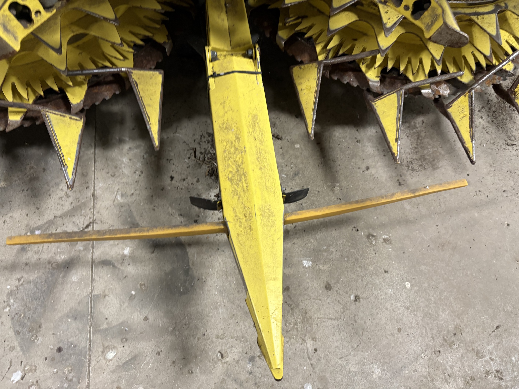 2023 John Deere 772 Image 12