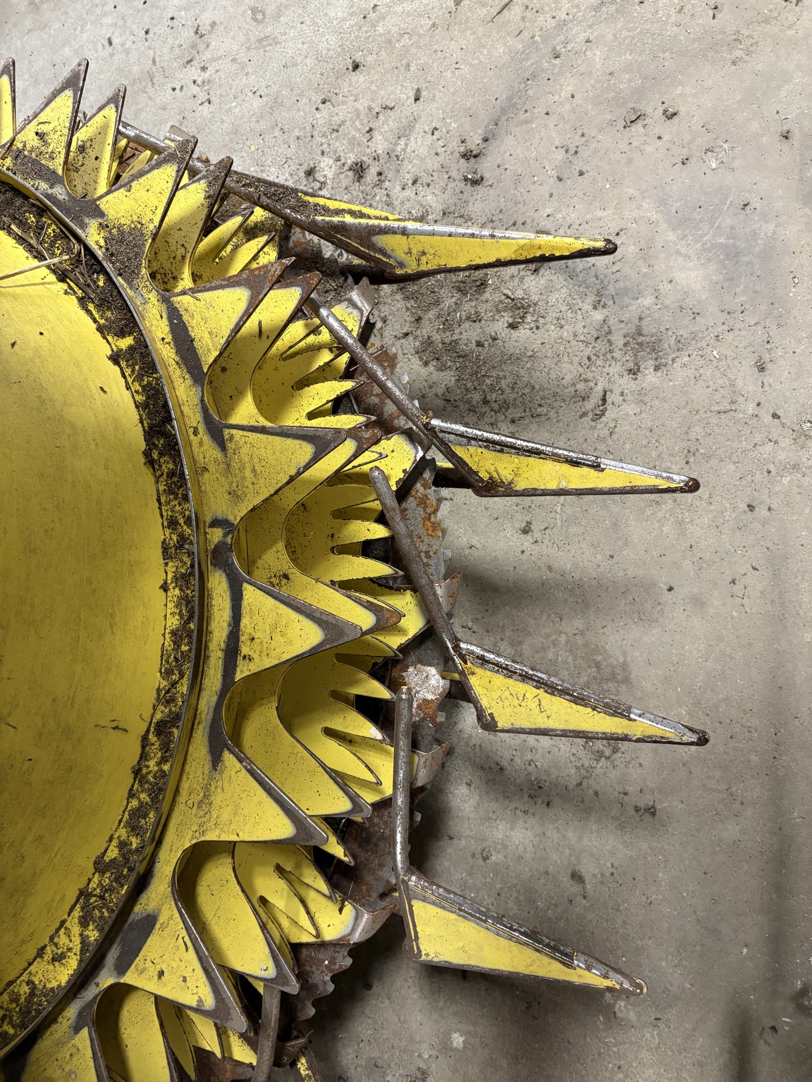 2023 John Deere 772 Image 10