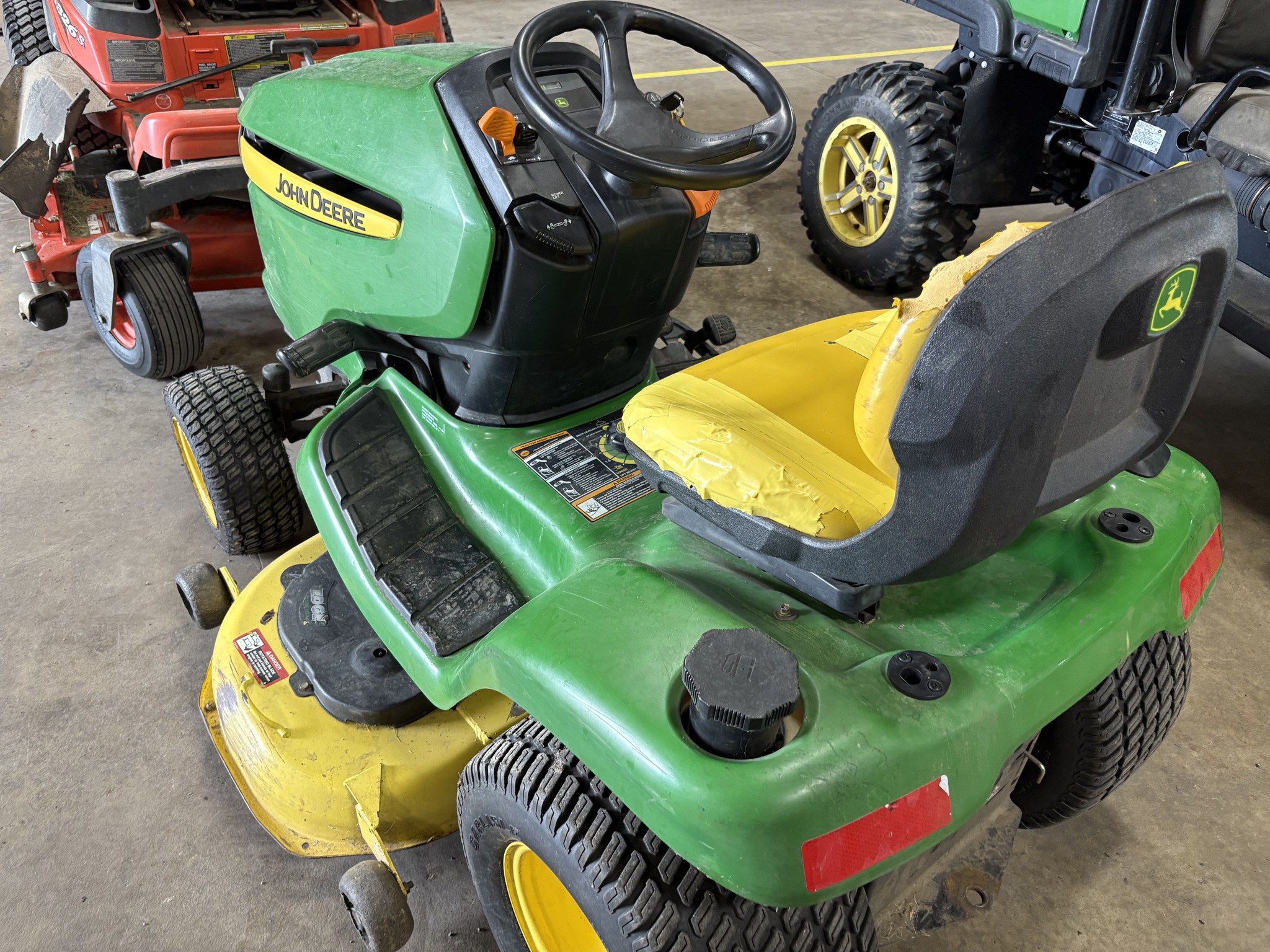 2007 John Deere X320 Image 4