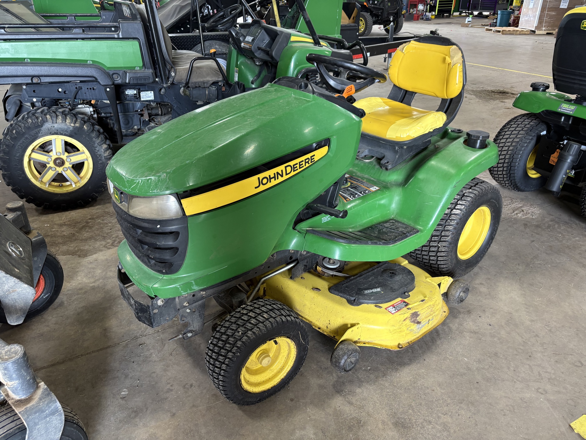 2007 John Deere X320 Image 1
