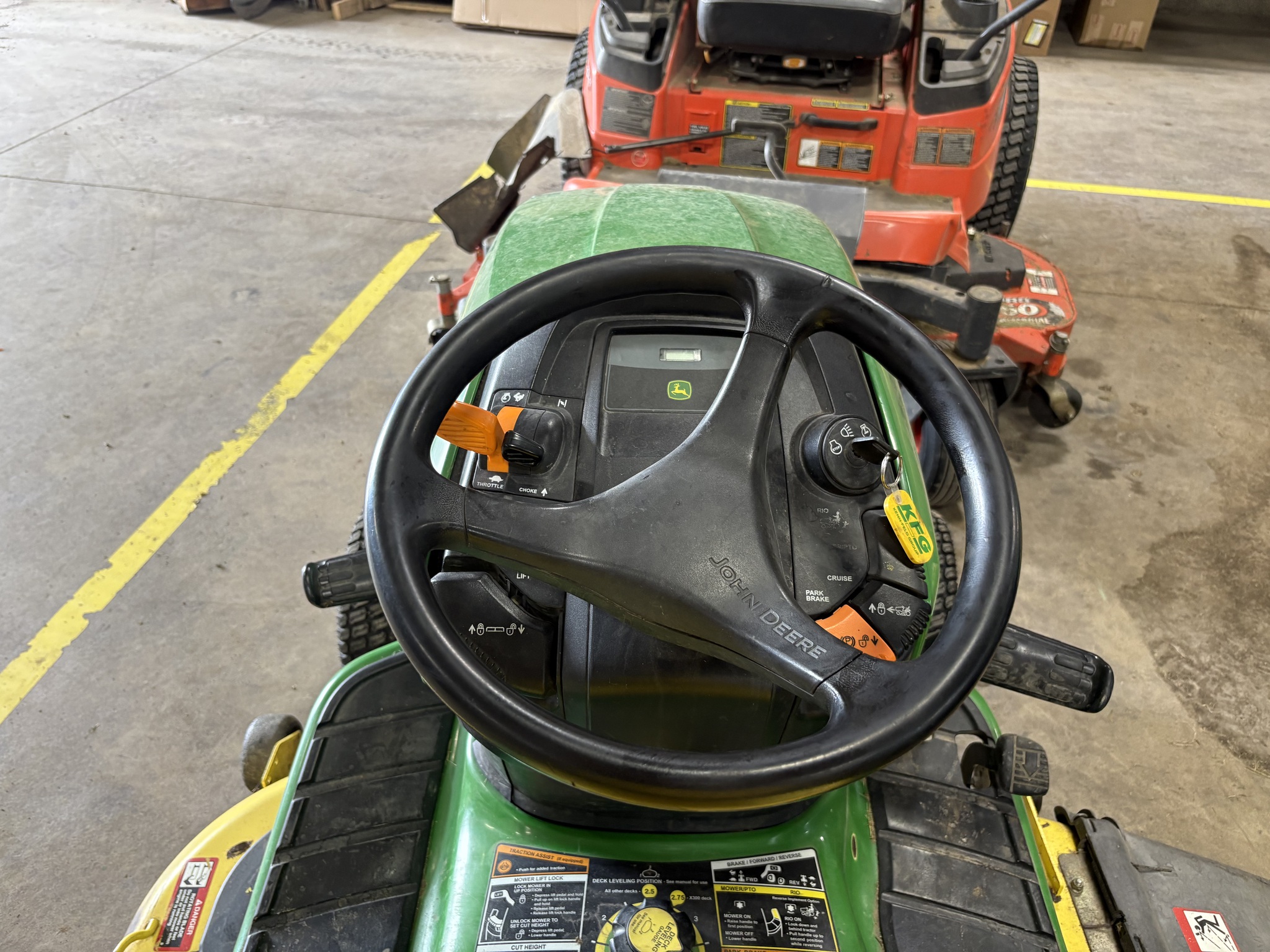2007 John Deere X320 Image 2
