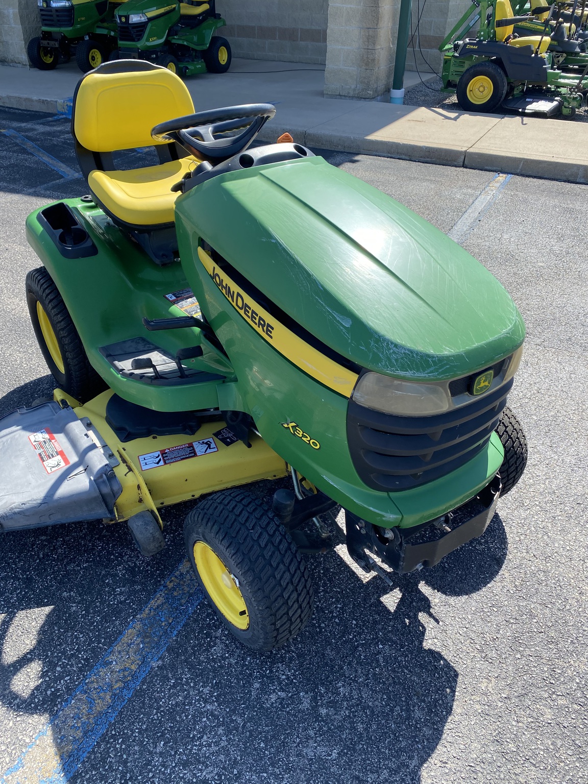 2007 John Deere X320 Image 1