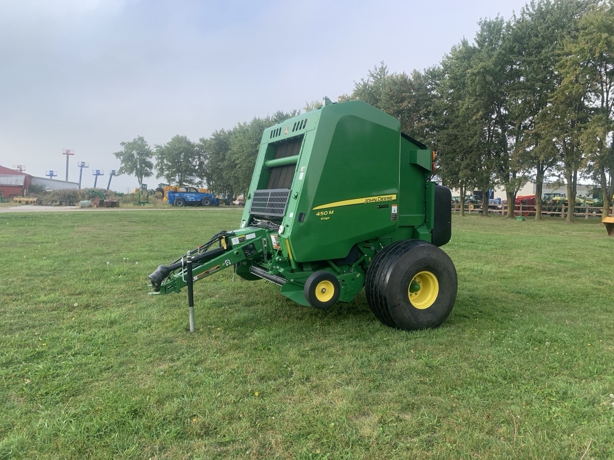 2022 John Deere 450M Image 4