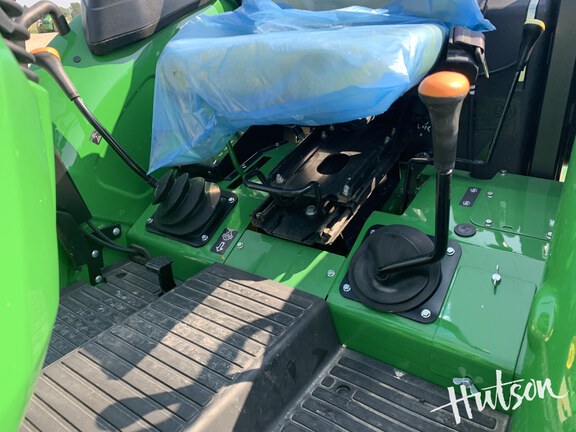 Photo of 2024 John Deere 5060E