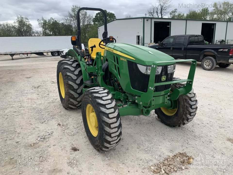 2024 John Deere 5060E Image 3