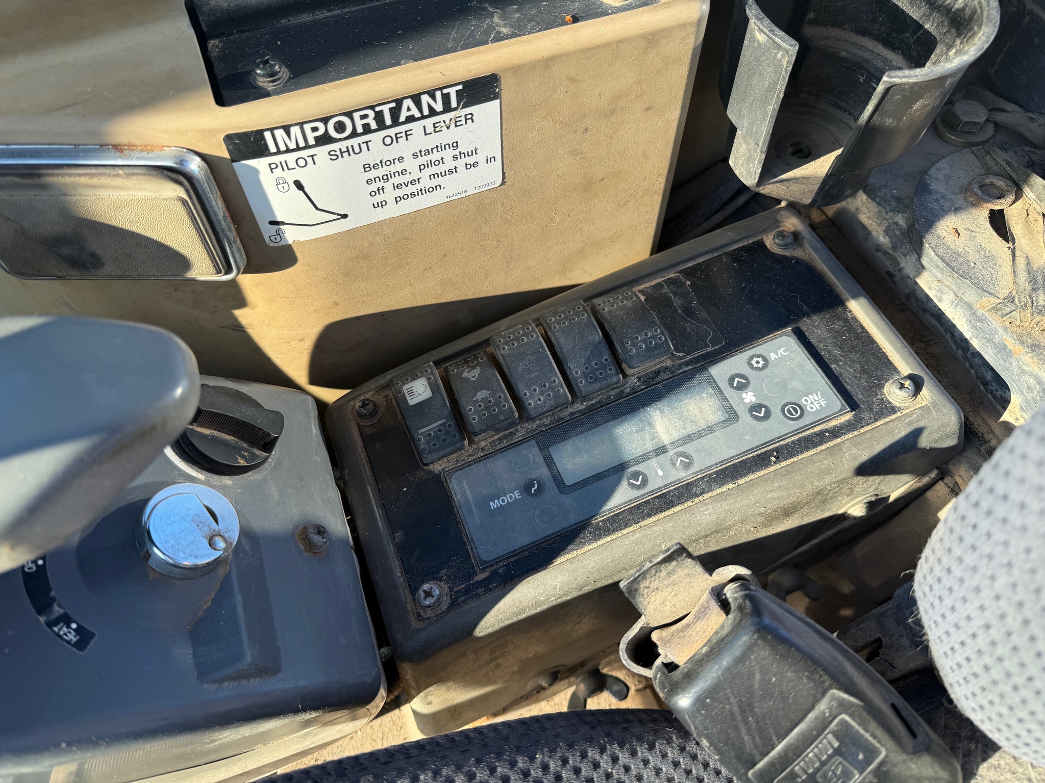 2012 John Deere 35D Image 7