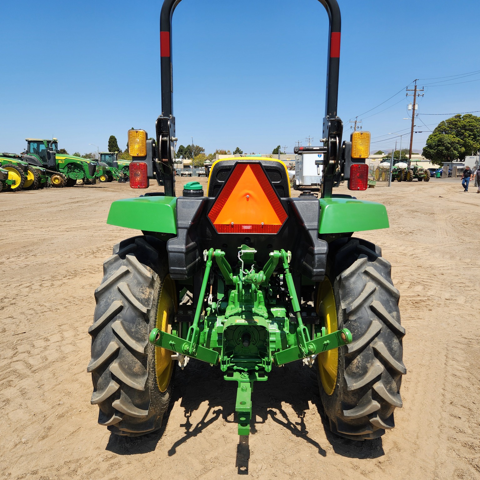 2019 John Deere 3025D Image 4