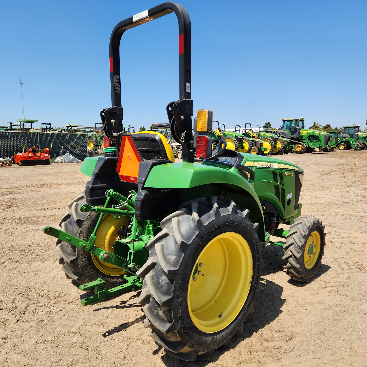 2019 John Deere 3025D Image 5