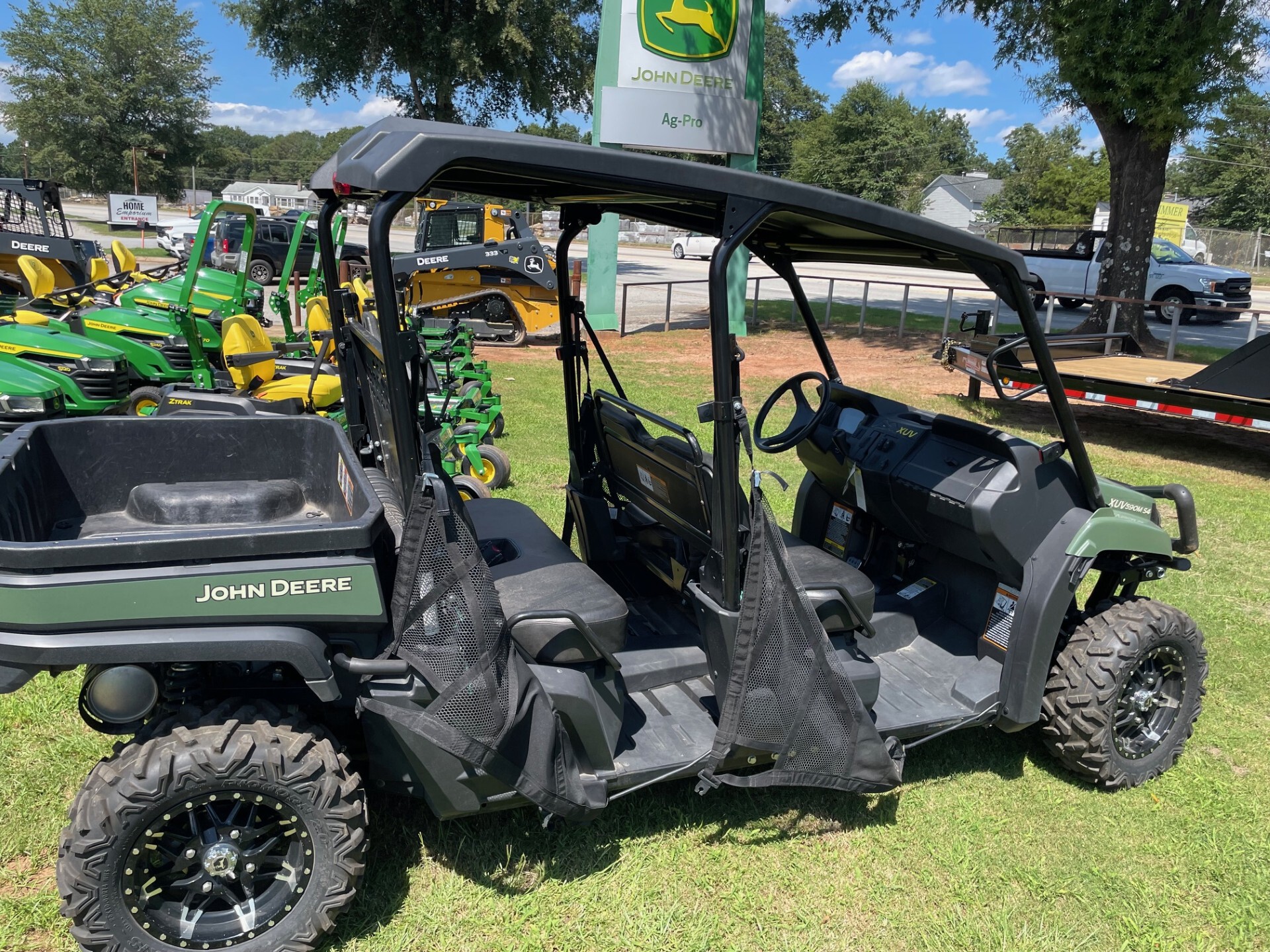 2024 John Deere XUV590M S4 Image 7