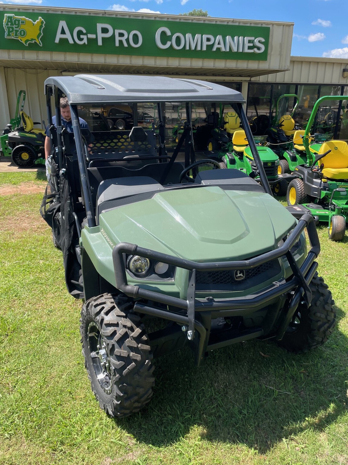2024 John Deere XUV590M S4 Image 5