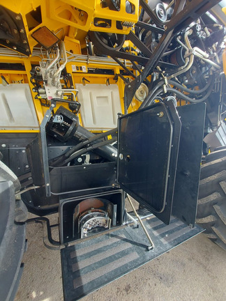 Used 2023 New Holland CR9.90 Combines at Horizon Ag & Turf in Lloydminster, AB - Photo11