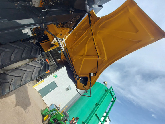 Used 2023 New Holland CR9.90 Combines at Horizon Ag & Turf in Lloydminster, AB - Photo8