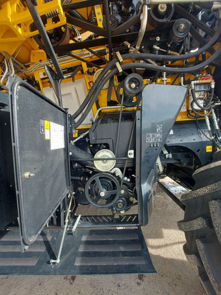 Used 2023 New Holland CR9.90 Combines at Horizon Ag & Turf in Lloydminster, AB - Photo10