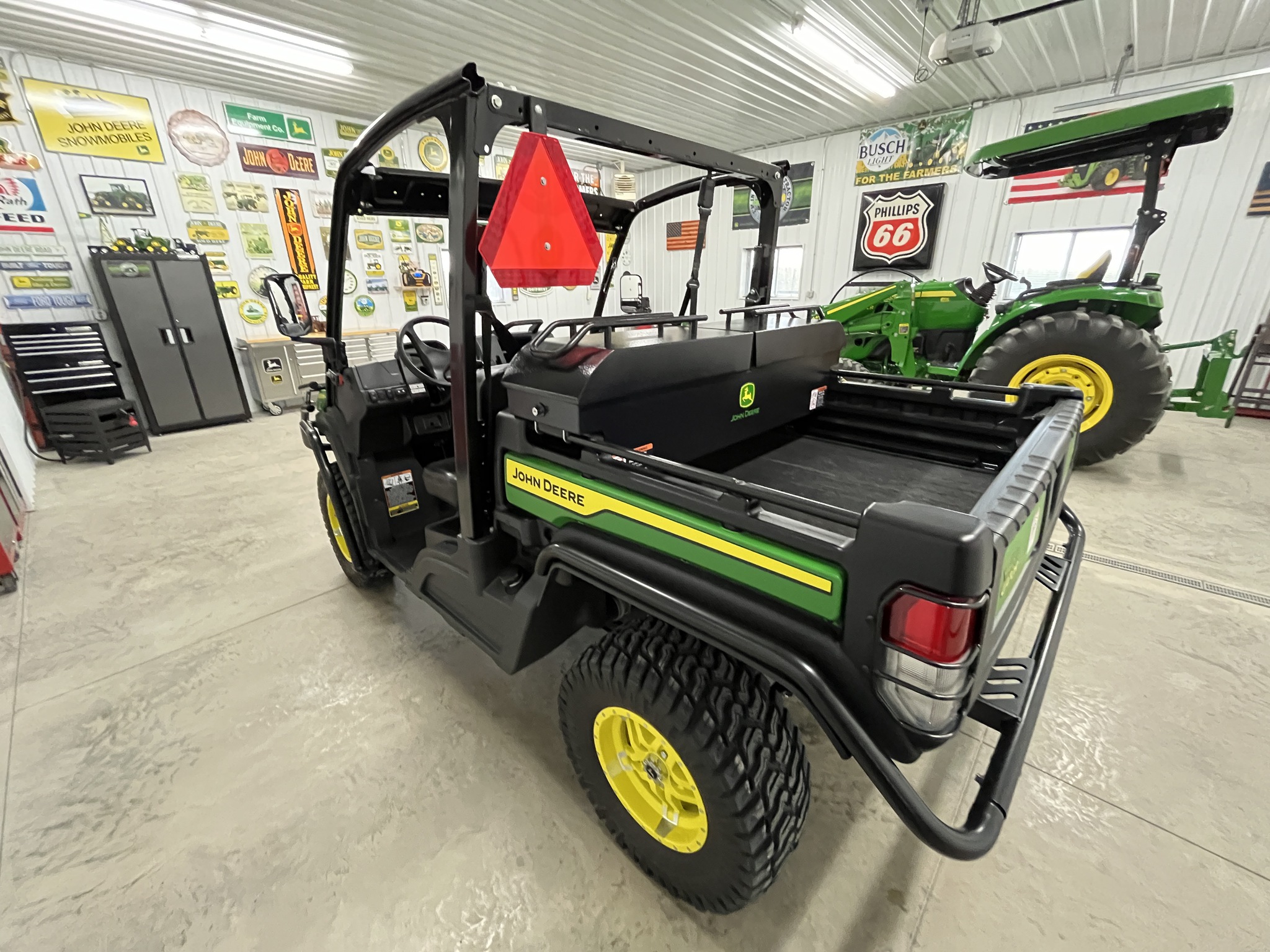 2023 John Deere XUV 835M Image 5