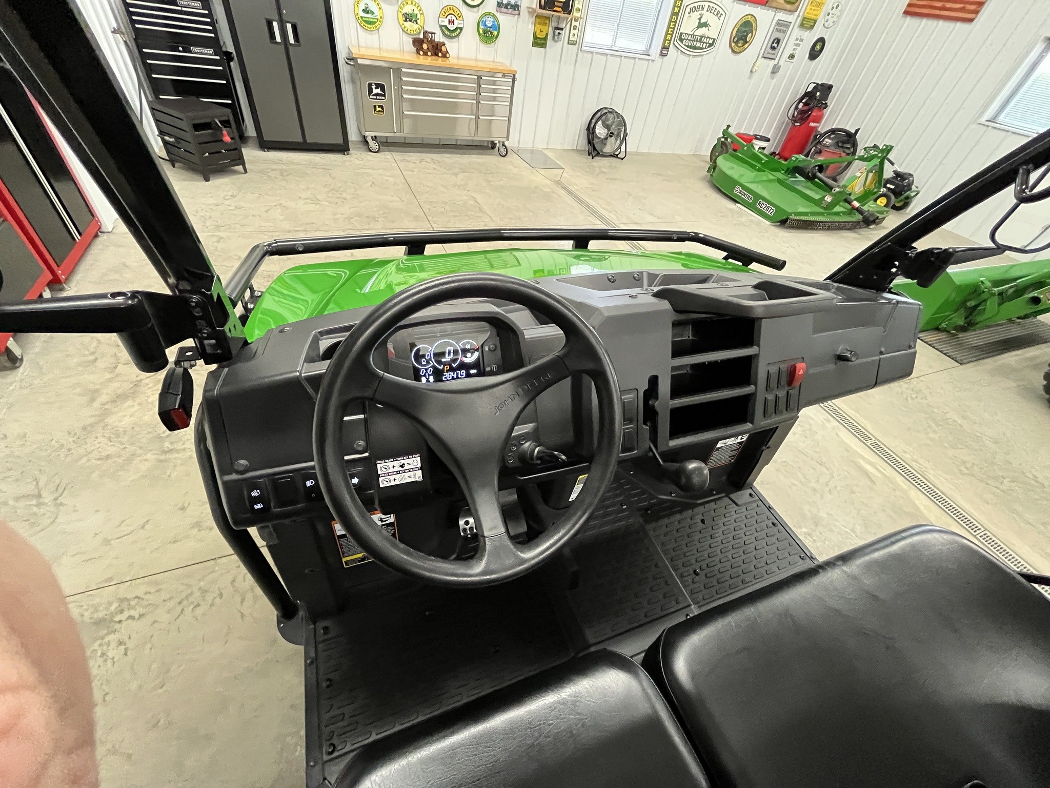 2023 John Deere XUV 835M Image 12