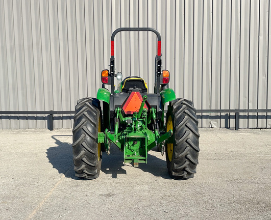 2016 John-Deere 5055E