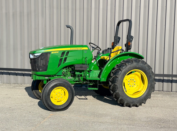 2016 John-Deere 5055E