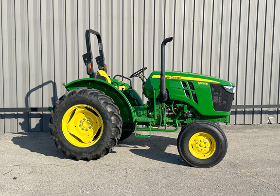 2016 John-Deere 5055E