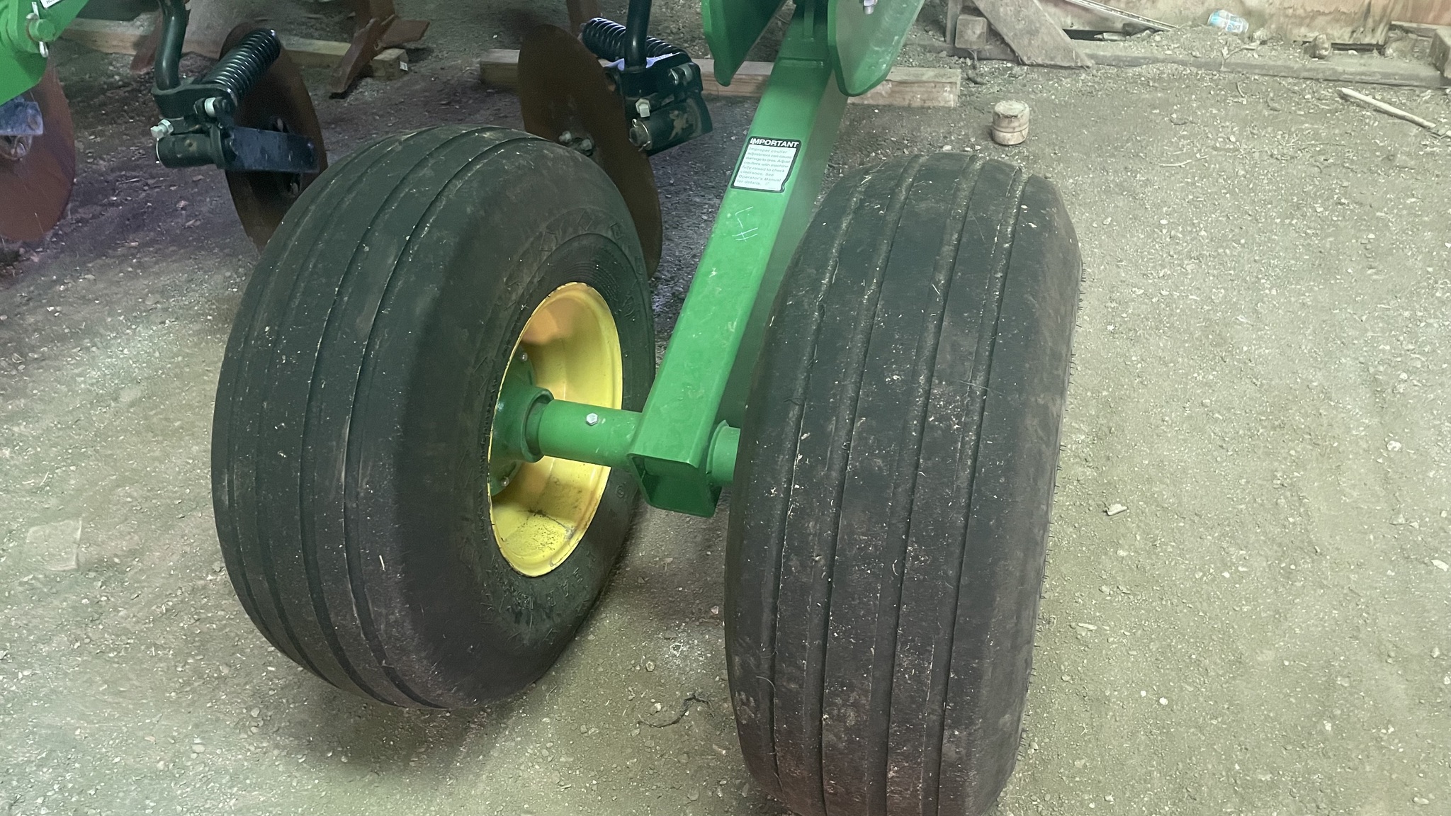 2022 John Deere 2100 Image 16