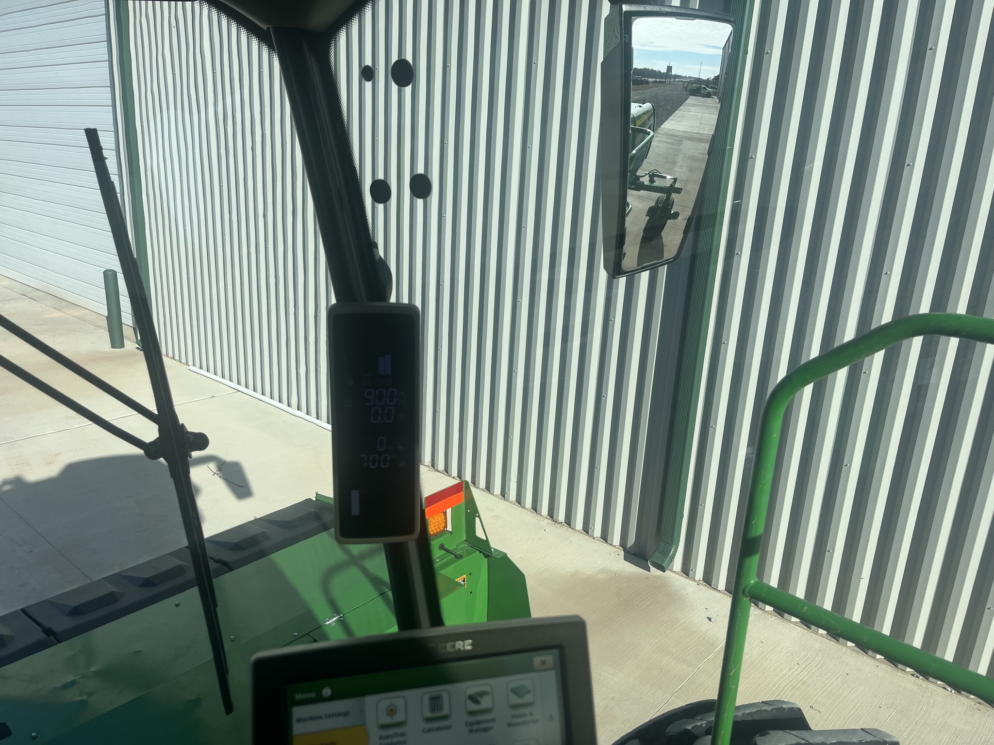 2023 John Deere W235R Image 26