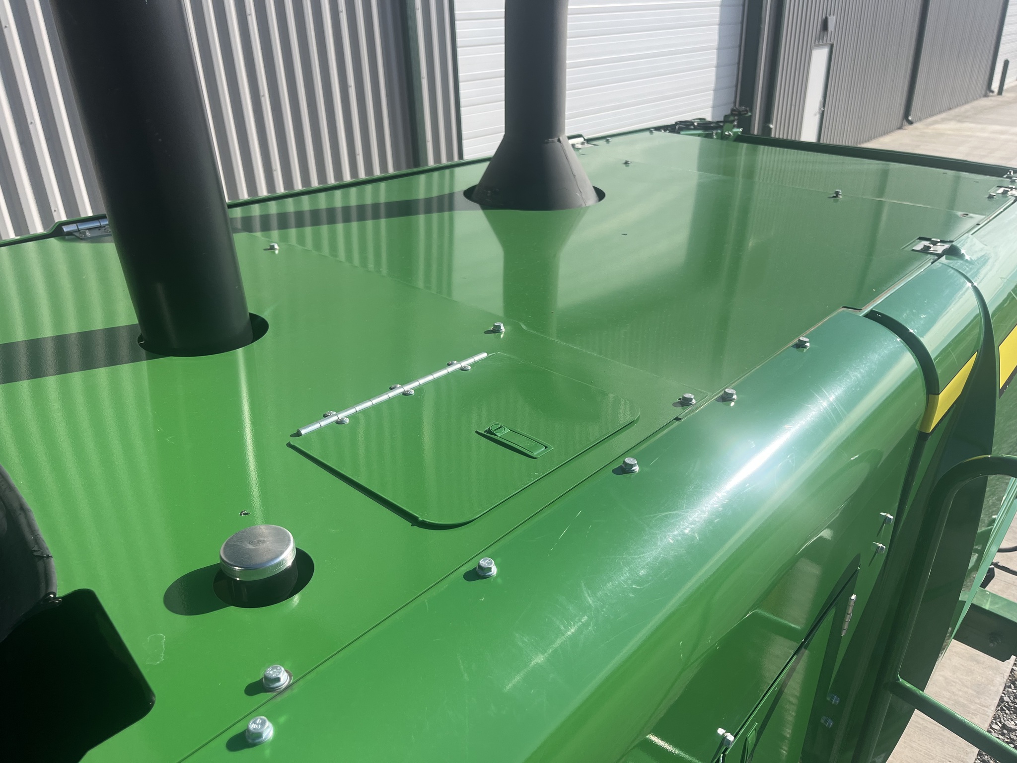 2023 John Deere W235R Image 19