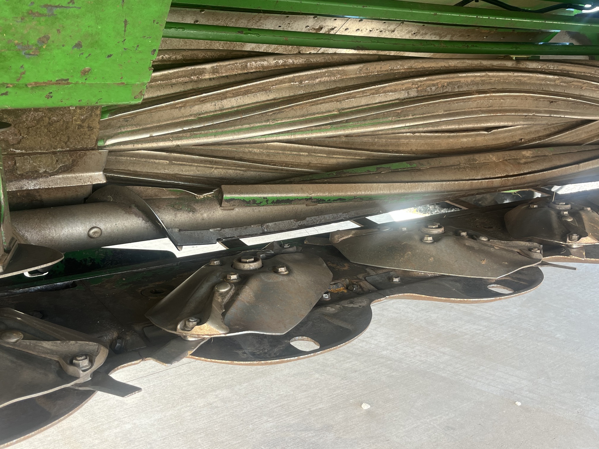 2023 John Deere W235R Image 13