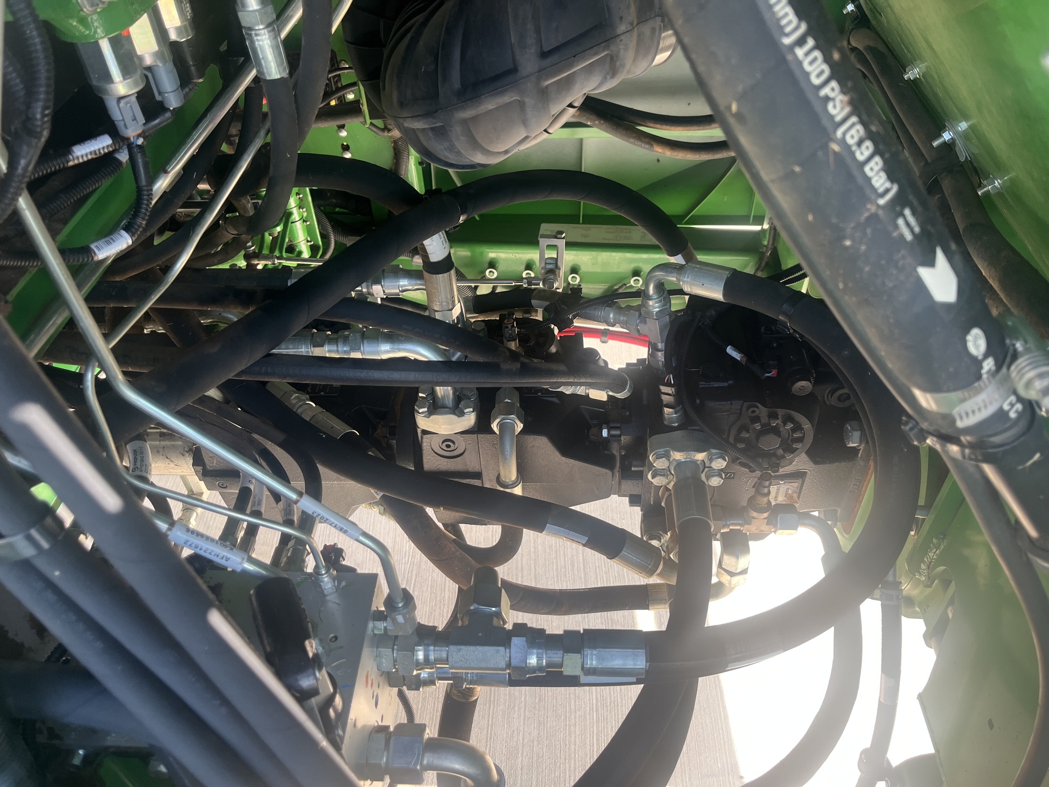 2023 John Deere W235R Image 8