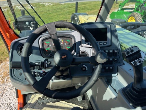 2025 JLG 925