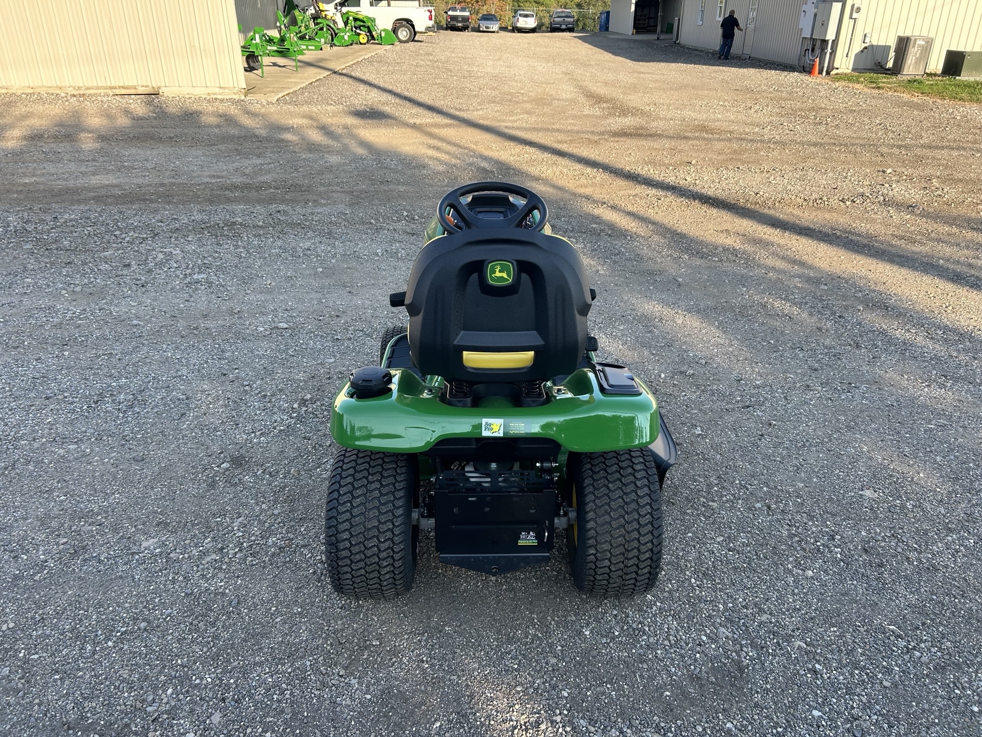 2025 John Deere X330 Image 5