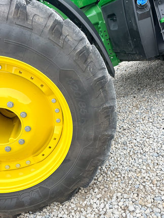 2025 John-Deere 8R 370