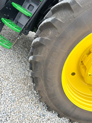 2025 John-Deere 8R 370