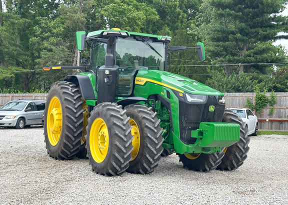 2025 John-Deere 8R 370