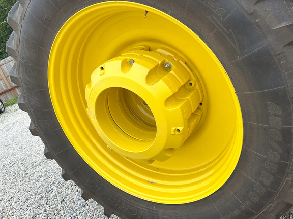 2025 John-Deere 8R 370