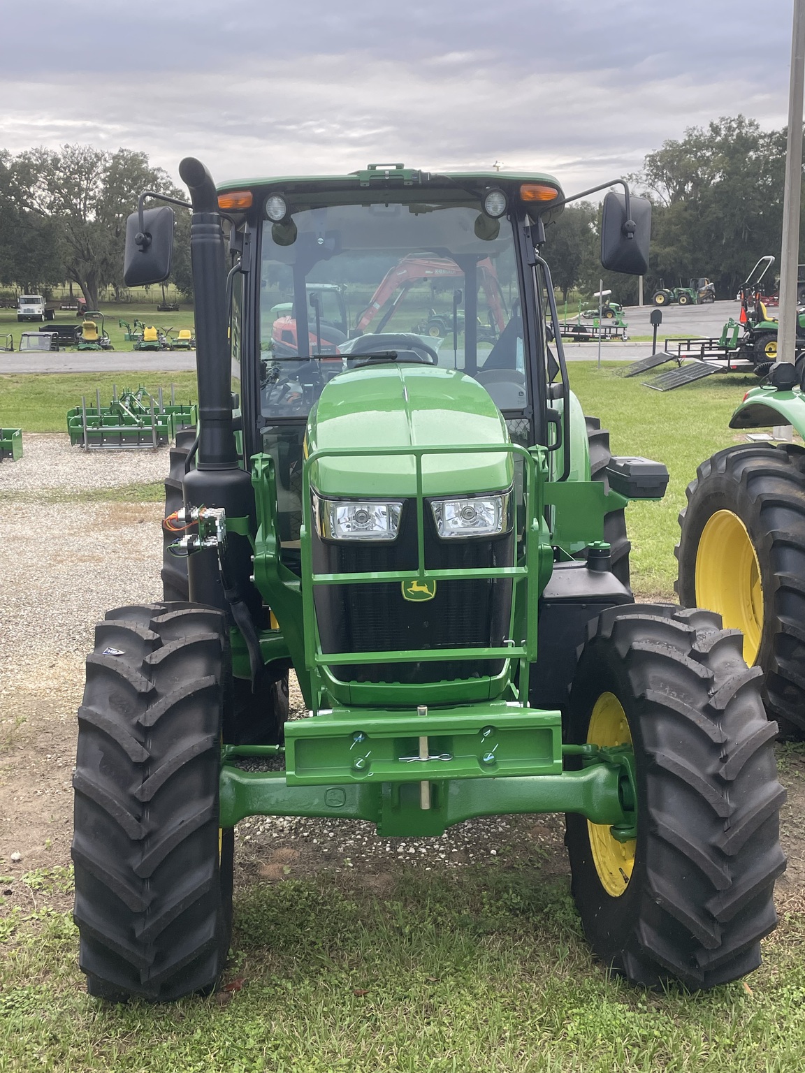 2025 John Deere 6135E Image 3