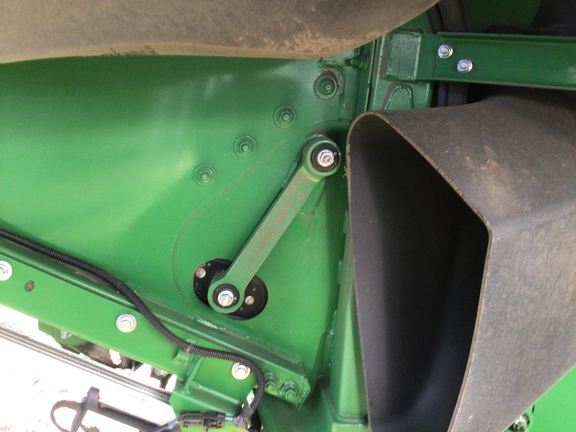Used 2017 John Deere S670 Combines at Horizon Ag & Turf in Lloydminster, AB - Photo2