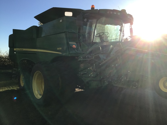 Used 2017 John Deere S670 Combines at Horizon Ag & Turf in Lloydminster, AB - Photo22